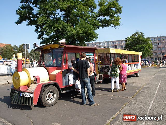 Zdjęcie w galerii na portalu naszraciborz.pl: Pożegnanie Lata - festyn na pl. Długosza  wiadomości z regionu