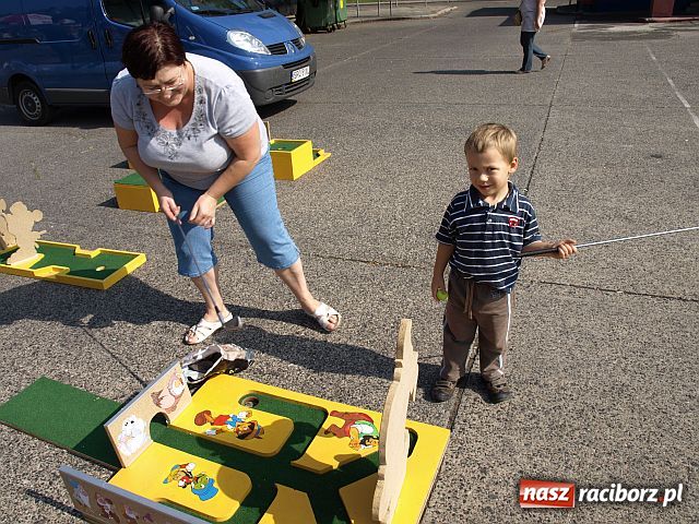 Zdjęcie w galerii na portalu naszraciborz.pl: Pożegnanie Lata - festyn na pl. Długosza  wiadomości z regionu
