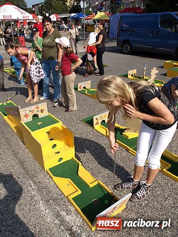 Zdjęcie w galerii na portalu naszraciborz.pl: Pożegnanie Lata - festyn na pl. Długosza  wiadomości z regionu