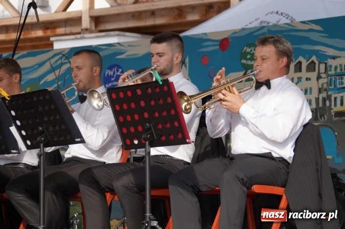 Zdjęcie w galerii na portalu naszraciborz.pl: Nazwa zobowiązuje! Czym Nędza bogata! po raz drugi na zamku wiadomości z regionu