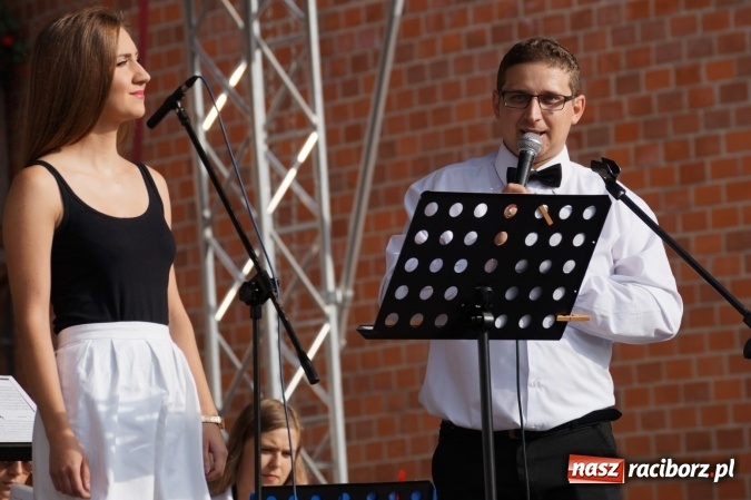 Zdjęcie w galerii na portalu naszraciborz.pl: Nazwa zobowiązuje! Czym Nędza bogata! po raz drugi na zamku wiadomości z regionu