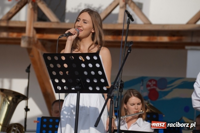 Zdjęcie w galerii na portalu naszraciborz.pl: Nazwa zobowiązuje! Czym Nędza bogata! po raz drugi na zamku wiadomości z regionu