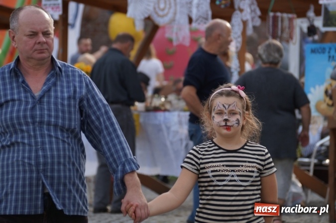 Zdjęcie w galerii na portalu naszraciborz.pl: Nazwa zobowiązuje! Czym Nędza bogata! po raz drugi na zamku wiadomości z regionu