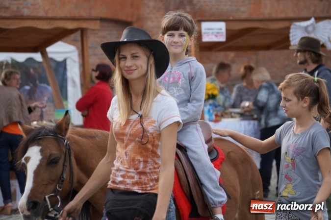 Zdjęcie w galerii na portalu naszraciborz.pl: Nazwa zobowiązuje! Czym Nędza bogata! po raz drugi na zamku wiadomości z regionu