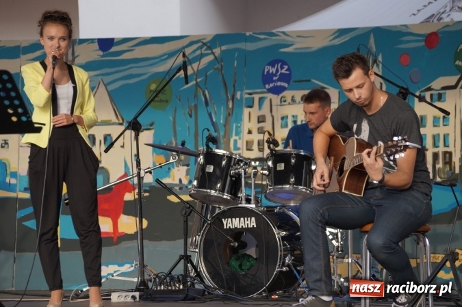 Zdjęcie w galerii na portalu naszraciborz.pl: Nazwa zobowiązuje! Czym Nędza bogata! po raz drugi na zamku wiadomości z regionu