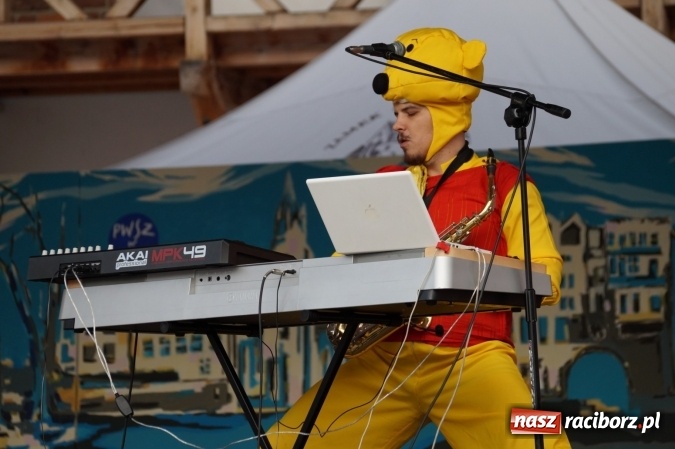 Zdjęcie w galerii na portalu naszraciborz.pl: Nazwa zobowiązuje! Czym Nędza bogata! po raz drugi na zamku wiadomości z regionu