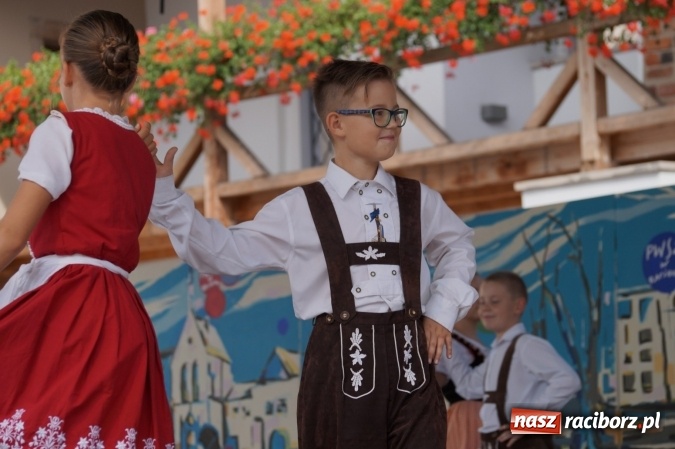 Zdjęcie w galerii na portalu naszraciborz.pl: Nazwa zobowiązuje! Czym Nędza bogata! po raz drugi na zamku wiadomości z regionu