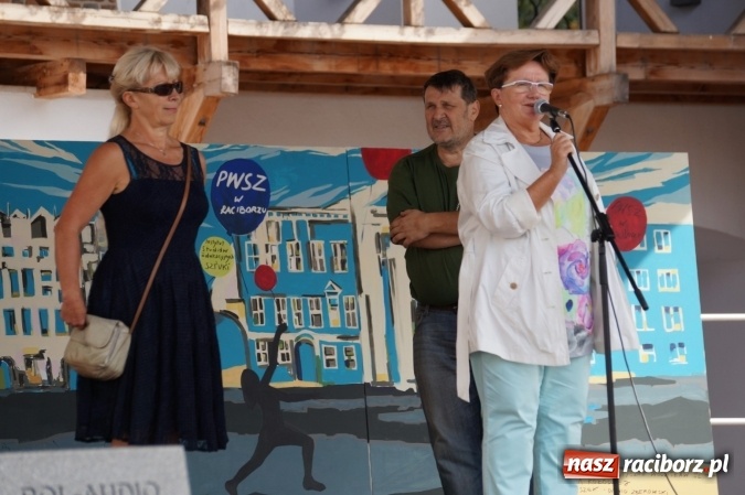 Zdjęcie w galerii na portalu naszraciborz.pl: Nazwa zobowiązuje! Czym Nędza bogata! po raz drugi na zamku wiadomości z regionu