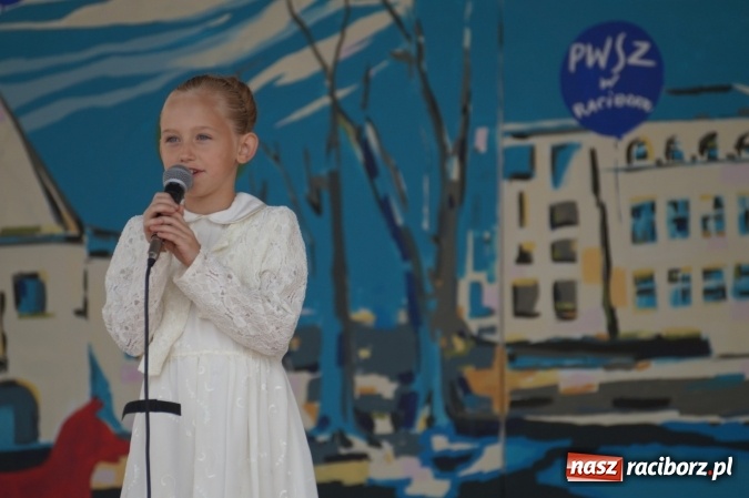 Zdjęcie w galerii na portalu naszraciborz.pl: Nazwa zobowiązuje! Czym Nędza bogata! po raz drugi na zamku wiadomości z regionu