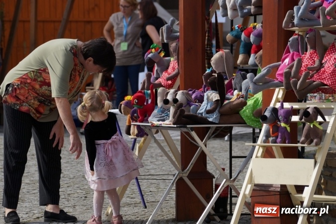 Zdjęcie w galerii na portalu naszraciborz.pl: Nazwa zobowiązuje! Czym Nędza bogata! po raz drugi na zamku wiadomości z regionu