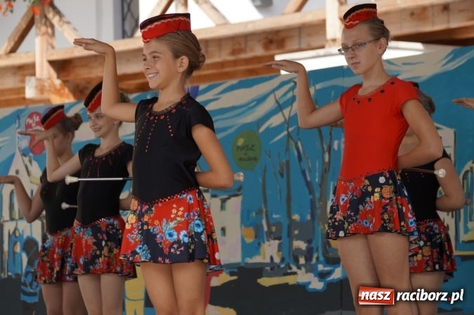 Zdjęcie w galerii na portalu naszraciborz.pl: Nazwa zobowiązuje! Czym Nędza bogata! po raz drugi na zamku wiadomości z regionu