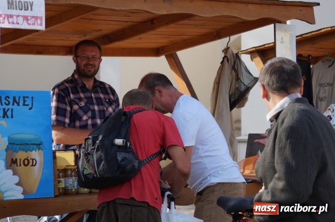 Zdjęcie w galerii na portalu naszraciborz.pl: Nazwa zobowiązuje! Czym Nędza bogata! po raz drugi na zamku wiadomości z regionu