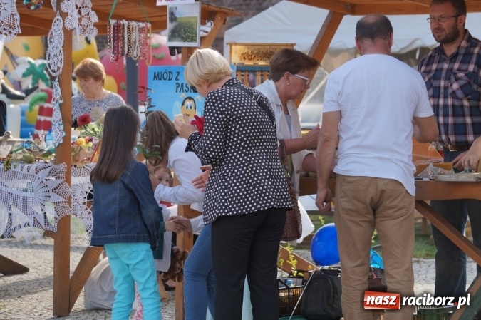 Zdjęcie w galerii na portalu naszraciborz.pl: Nazwa zobowiązuje! Czym Nędza bogata! po raz drugi na zamku wiadomości z regionu