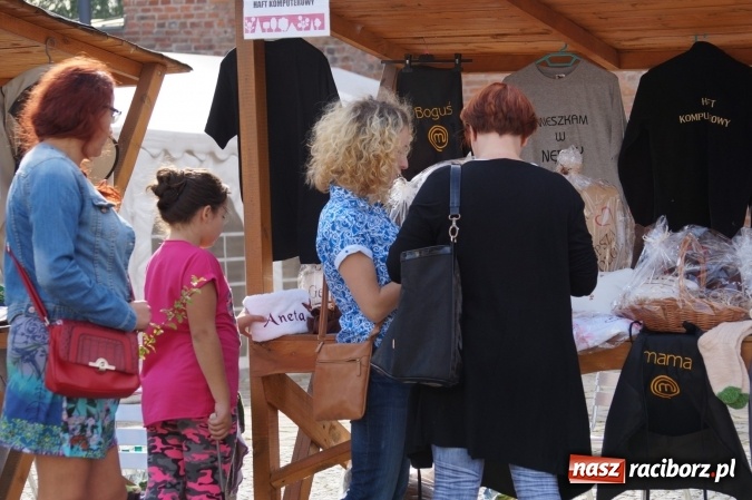 Zdjęcie w galerii na portalu naszraciborz.pl: Nazwa zobowiązuje! Czym Nędza bogata! po raz drugi na zamku wiadomości z regionu