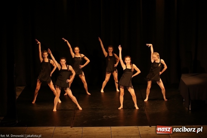 Zdjęcie w galerii na portalu naszraciborz.pl: Najlepsi uczniowie odebrali miejskie stypendia wiadomości z regionu