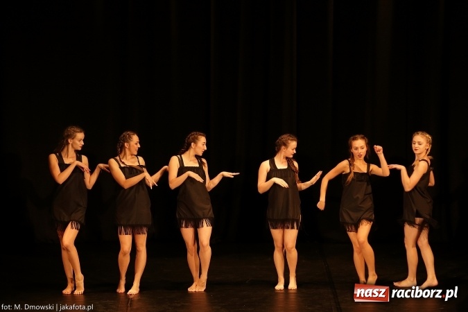 Zdjęcie w galerii na portalu naszraciborz.pl: Najlepsi uczniowie odebrali miejskie stypendia wiadomości z regionu