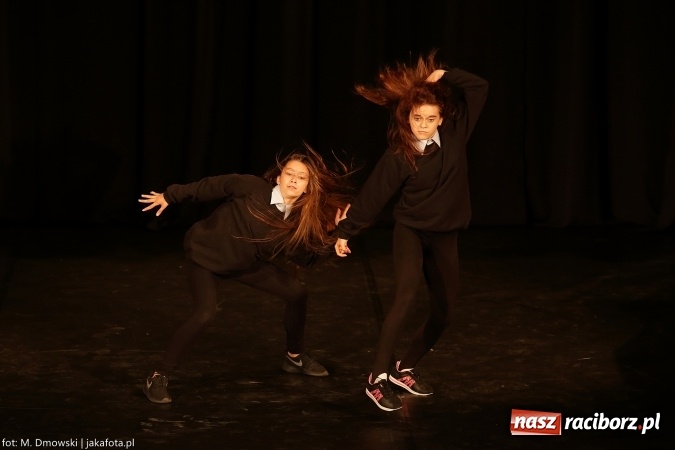 Zdjęcie w galerii na portalu naszraciborz.pl: Najlepsi uczniowie odebrali miejskie stypendia wiadomości z regionu