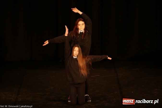 Zdjęcie w galerii na portalu naszraciborz.pl: Najlepsi uczniowie odebrali miejskie stypendia wiadomości z regionu