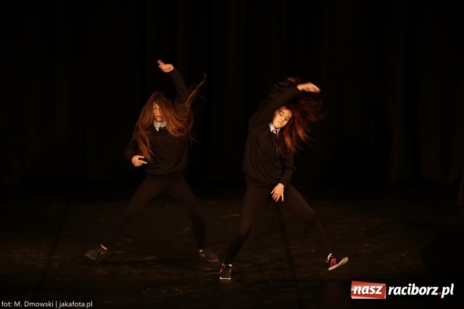 Zdjęcie w galerii na portalu naszraciborz.pl: Najlepsi uczniowie odebrali miejskie stypendia wiadomości z regionu