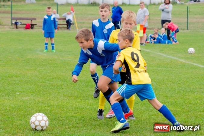 Zdjęcie w galerii na portalu naszraciborz.pl: Orliki: Spóźniona Stal lepsza od Markowic. Cztery gole Romana Podolca wiadomości z regionu