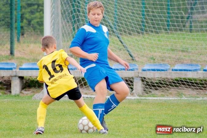Zdjęcie w galerii na portalu naszraciborz.pl: Orliki: Spóźniona Stal lepsza od Markowic. Cztery gole Romana Podolca wiadomości z regionu