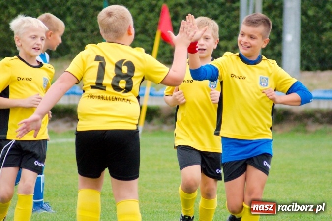 Zdjęcie w galerii na portalu naszraciborz.pl: Orliki: Spóźniona Stal lepsza od Markowic. Cztery gole Romana Podolca wiadomości z regionu