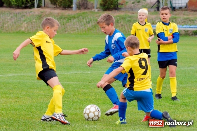 Zdjęcie w galerii na portalu naszraciborz.pl: Orliki: Spóźniona Stal lepsza od Markowic. Cztery gole Romana Podolca wiadomości z regionu