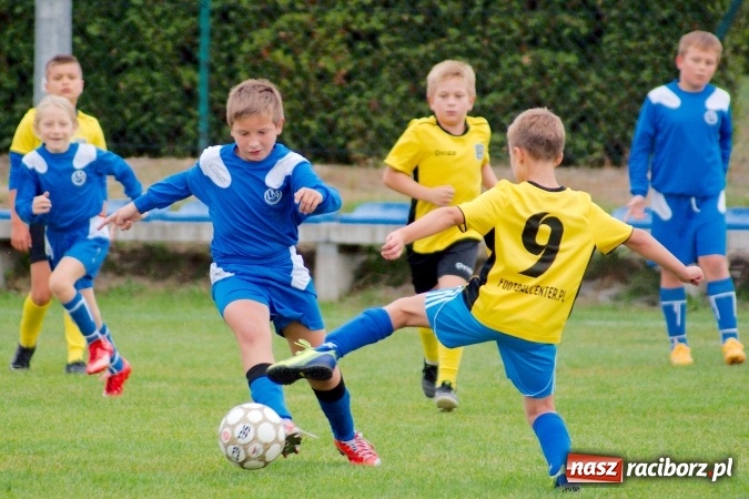 Zdjęcie w galerii na portalu naszraciborz.pl: Orliki: Spóźniona Stal lepsza od Markowic. Cztery gole Romana Podolca wiadomości z regionu