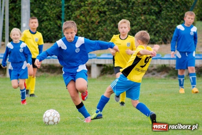 Zdjęcie w galerii na portalu naszraciborz.pl: Orliki: Spóźniona Stal lepsza od Markowic. Cztery gole Romana Podolca wiadomości z regionu