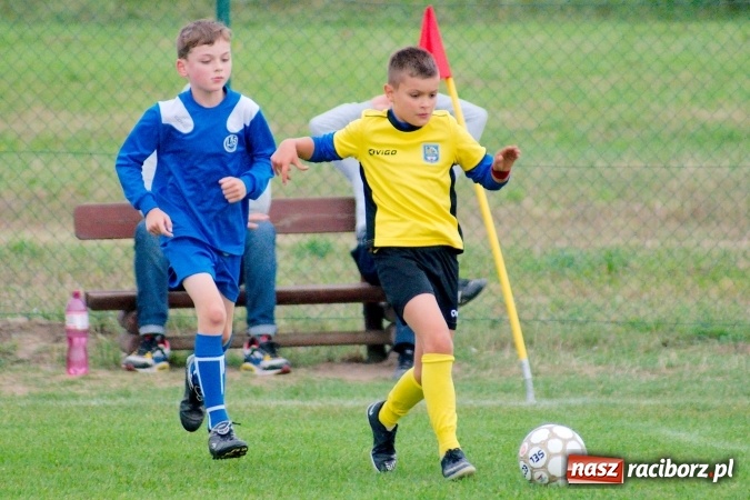 Zdjęcie w galerii na portalu naszraciborz.pl: Orliki: Spóźniona Stal lepsza od Markowic. Cztery gole Romana Podolca wiadomości z regionu