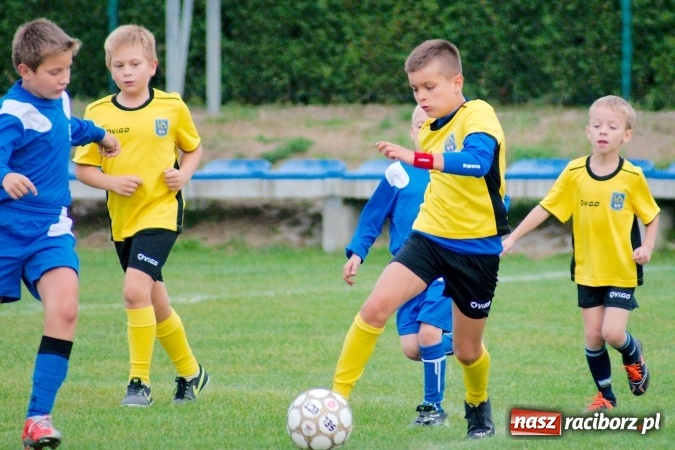 Zdjęcie w galerii na portalu naszraciborz.pl: Orliki: Spóźniona Stal lepsza od Markowic. Cztery gole Romana Podolca wiadomości z regionu