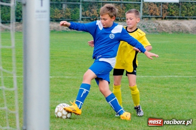 Zdjęcie w galerii na portalu naszraciborz.pl: Orliki: Spóźniona Stal lepsza od Markowic. Cztery gole Romana Podolca wiadomości z regionu