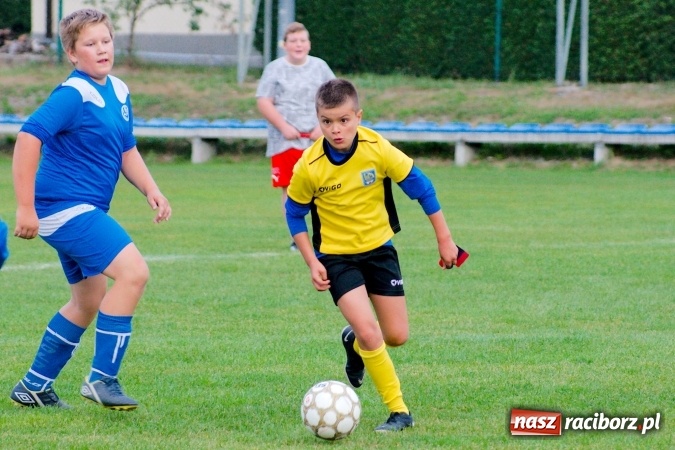 Zdjęcie w galerii na portalu naszraciborz.pl: Orliki: Spóźniona Stal lepsza od Markowic. Cztery gole Romana Podolca wiadomości z regionu