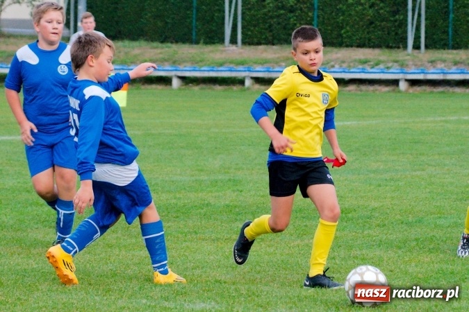 Zdjęcie w galerii na portalu naszraciborz.pl: Orliki: Spóźniona Stal lepsza od Markowic. Cztery gole Romana Podolca wiadomości z regionu