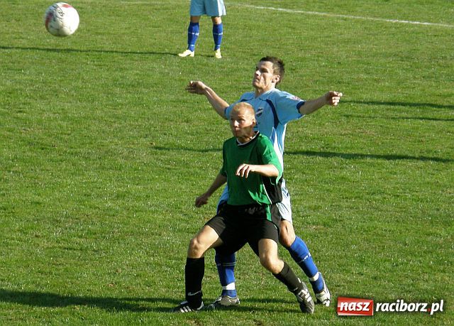 Zdjęcie w galerii na portalu naszraciborz.pl: W meczu siódmej kolejki - siedem goli na Srebrnej wiadomości z regionu
