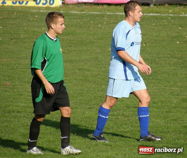 Zdjęcie w galerii na portalu naszraciborz.pl: W meczu siódmej kolejki - siedem goli na Srebrnej wiadomości z regionu