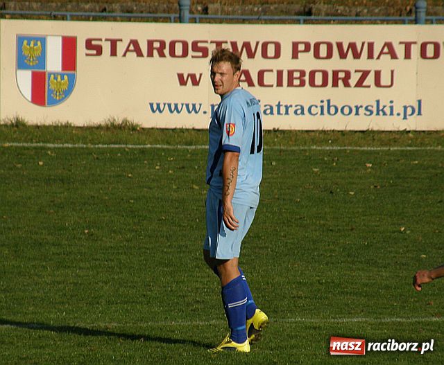 Zdjęcie w galerii na portalu naszraciborz.pl: W meczu siódmej kolejki - siedem goli na Srebrnej wiadomości z regionu