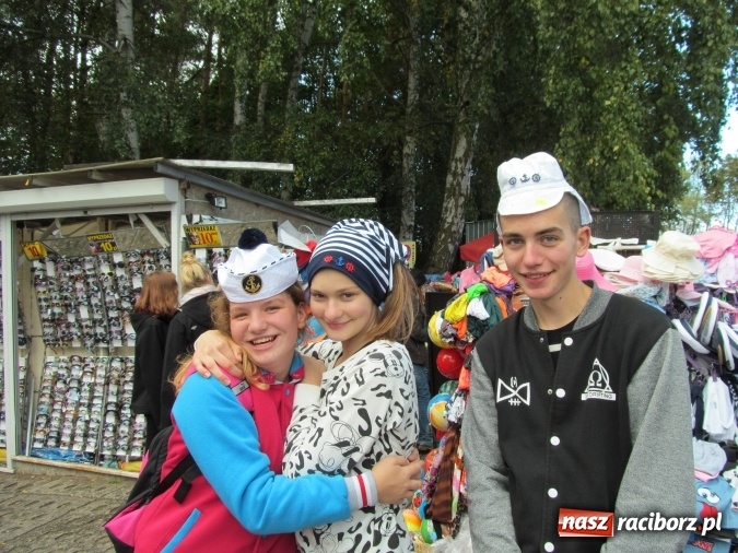 Zdjęcie w galerii na portalu naszraciborz.pl: Pierwszy dzień integracji Gimnazjum nr 5 z Czechami w Ustroniu Morskim  wiadomości z regionu