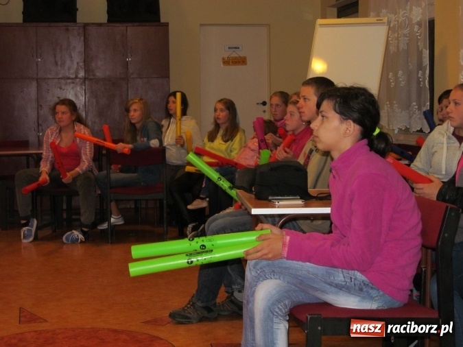 Zdjęcie w galerii na portalu naszraciborz.pl: Pierwszy dzień integracji Gimnazjum nr 5 z Czechami w Ustroniu Morskim  wiadomości z regionu