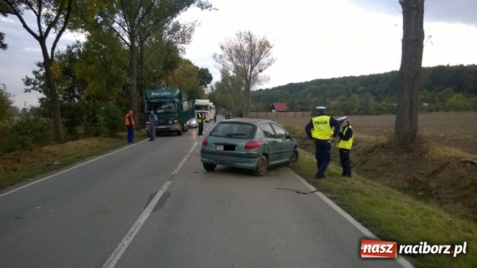 Zdjęcie w galerii na portalu naszraciborz.pl: Wypadek na drodze Racibórz-Lubomia! wiadomości z regionu