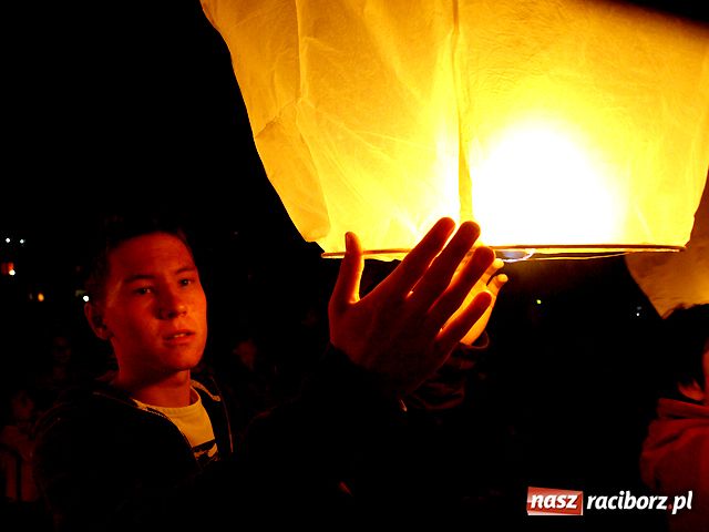Zdjęcie w galerii na portalu naszraciborz.pl: Blue Cafe i CHIŃSKIE LAMPIONY wiadomości z regionu
