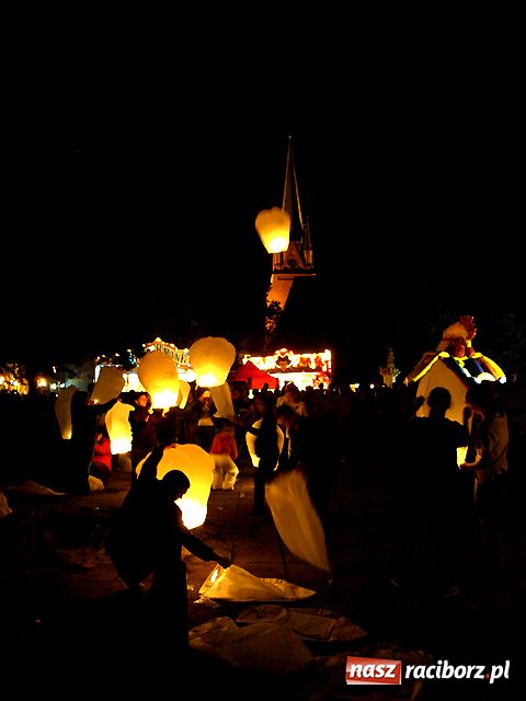 Zdjęcie w galerii na portalu naszraciborz.pl: Blue Cafe i CHIŃSKIE LAMPIONY wiadomości z regionu
