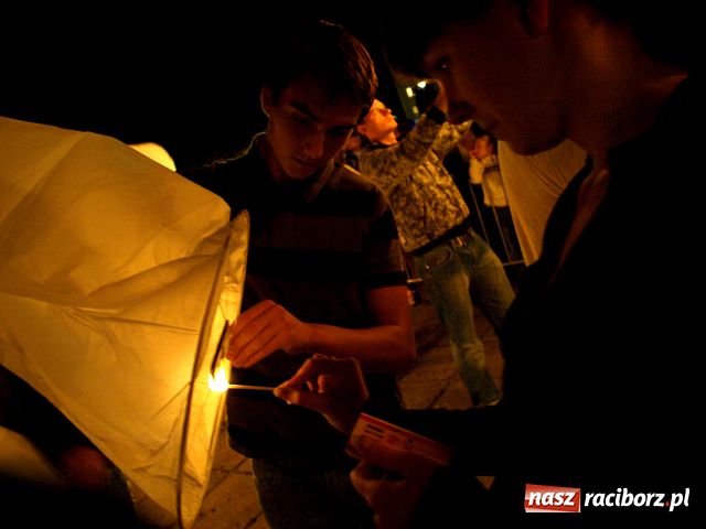 Zdjęcie w galerii na portalu naszraciborz.pl: Blue Cafe i CHIŃSKIE LAMPIONY wiadomości z regionu