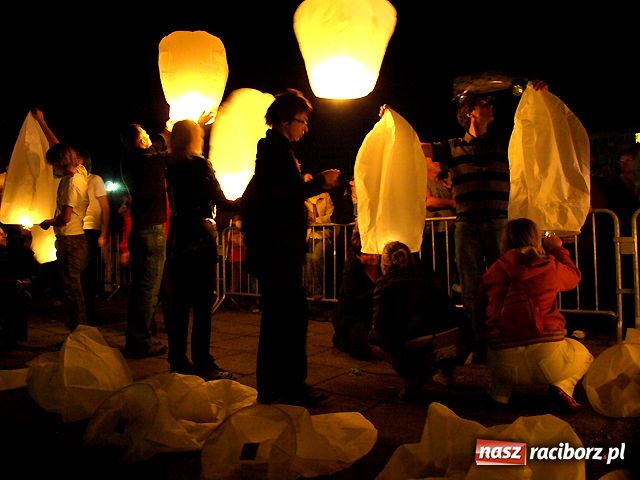 Zdjęcie w galerii na portalu naszraciborz.pl: Blue Cafe i CHIŃSKIE LAMPIONY wiadomości z regionu