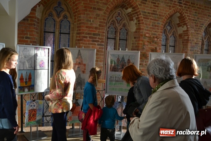 Zdjęcie w galerii na portalu naszraciborz.pl: Zamek inspiracją artystyczną - spotkanie otwierające wystawę prac na Zamku Piastowskim wiadomości z regionu