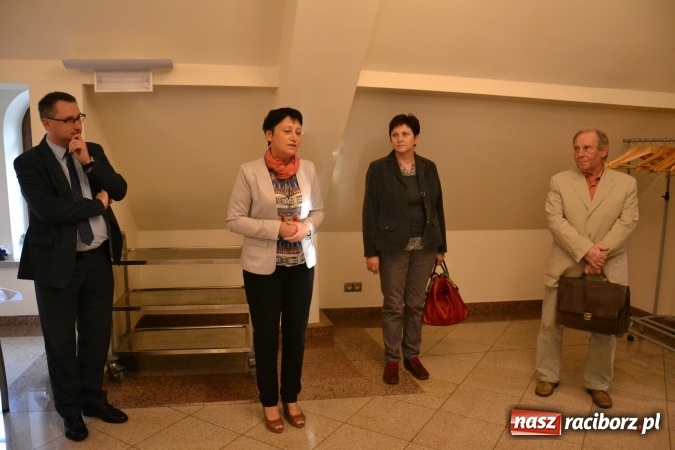 Zdjęcie w galerii na portalu naszraciborz.pl: Zamek inspiracją artystyczną - spotkanie otwierające wystawę prac na Zamku Piastowskim wiadomości z regionu