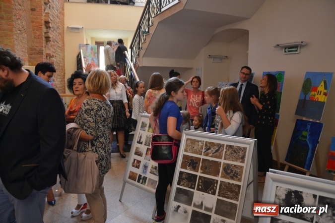 Zdjęcie w galerii na portalu naszraciborz.pl: Zamek inspiracją artystyczną - spotkanie otwierające wystawę prac na Zamku Piastowskim wiadomości z regionu