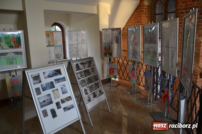 Zdjęcie w galerii na portalu naszraciborz.pl: Zamek inspiracją artystyczną - spotkanie otwierające wystawę prac na Zamku Piastowskim wiadomości z regionu