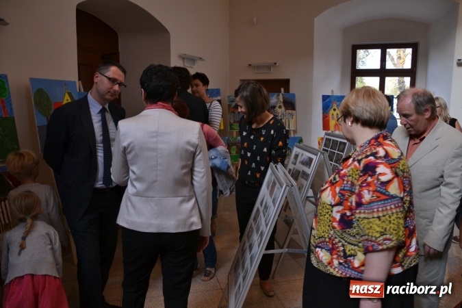 Zdjęcie w galerii na portalu naszraciborz.pl: Zamek inspiracją artystyczną - spotkanie otwierające wystawę prac na Zamku Piastowskim wiadomości z regionu