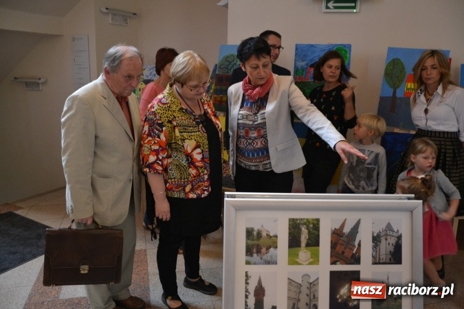 Zdjęcie w galerii na portalu naszraciborz.pl: Zamek inspiracją artystyczną - spotkanie otwierające wystawę prac na Zamku Piastowskim wiadomości z regionu